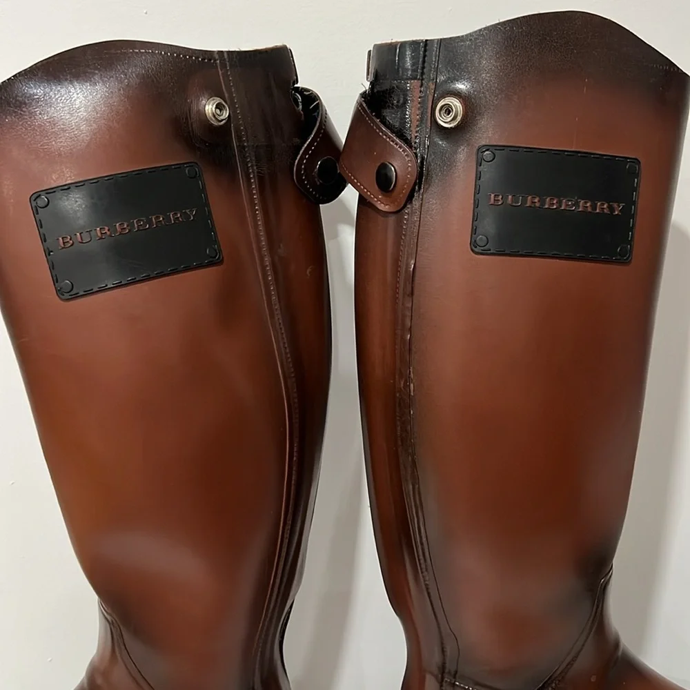 Burberry woman’s  Brown Riding Boots size 7